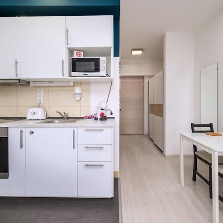 Atrium Residence Deluxe Suite-Free Parking Garage Same Building Budapest Extérieur photo