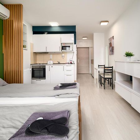 Atrium Residence Deluxe Suite-Free Parking Garage Same Building Budapest Extérieur photo