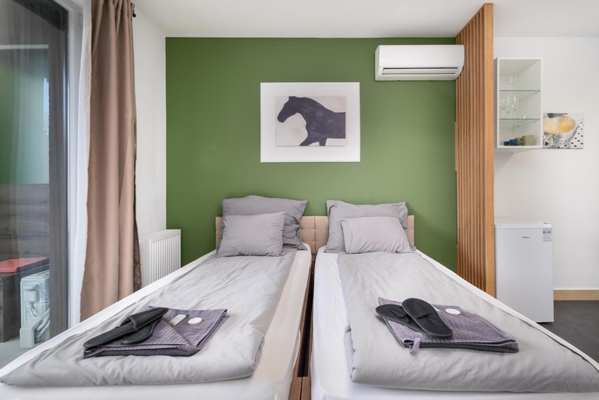 Atrium Residence Deluxe Suite-Free Parking Garage Same Building Budapest Extérieur photo